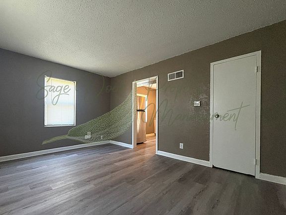 3rd image of 2225 Askew Ave