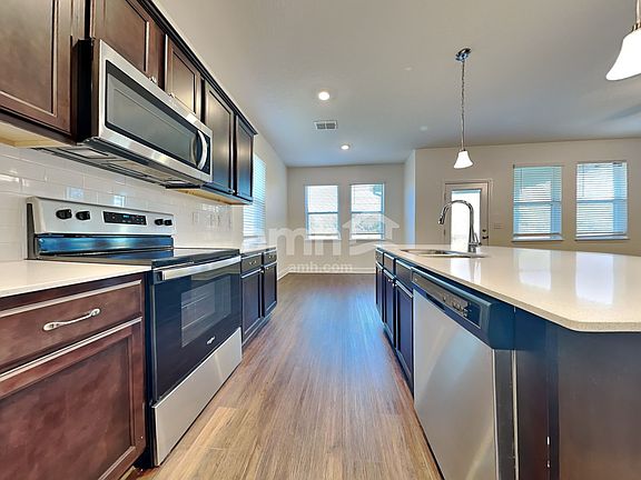 3rd image of 1177 Walden Pond Dr