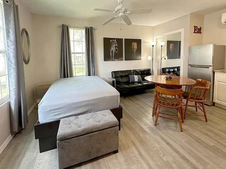 222 Finley Ave — Photo 2
