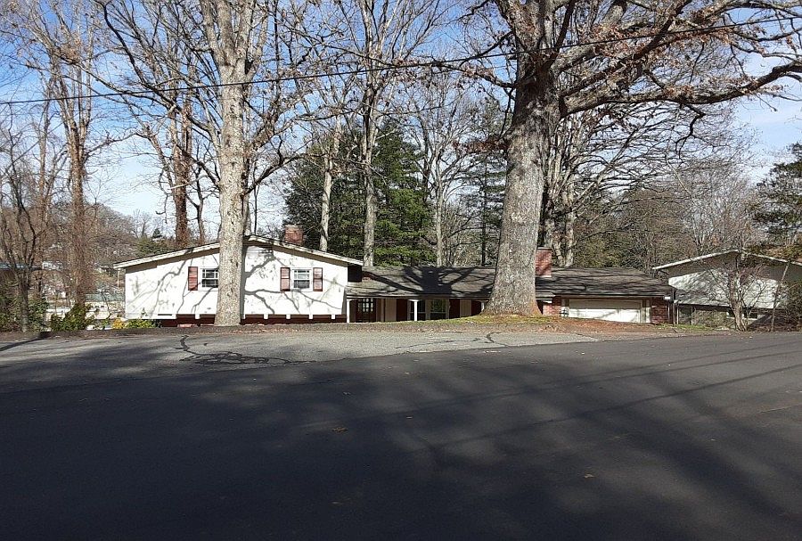 1st image of 315 E Marshall St