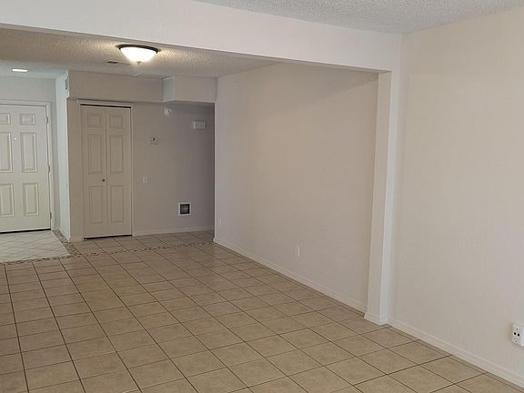 2nd image of 10406 Ashwood Dr