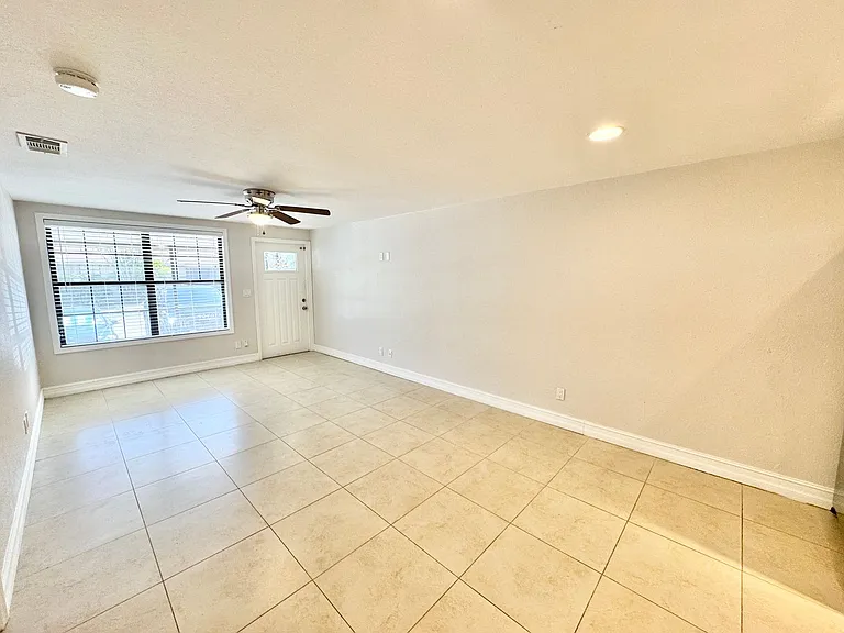 5389 Treetops Dr — Photo 5