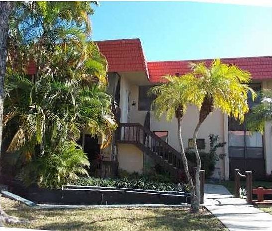 1st image of 810 NE 199th St APT 205