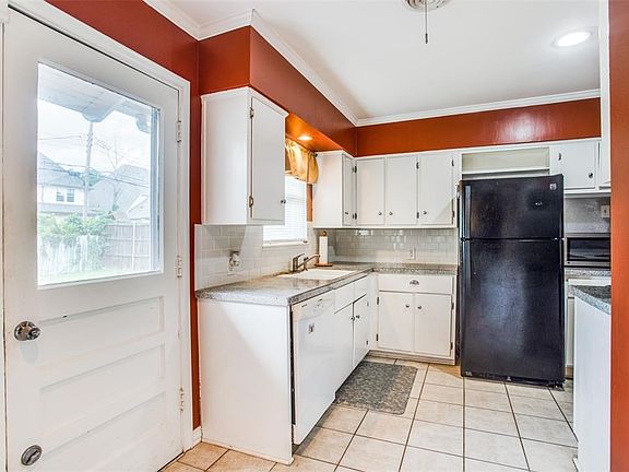 2nd image of 10225 Linkwood Dr