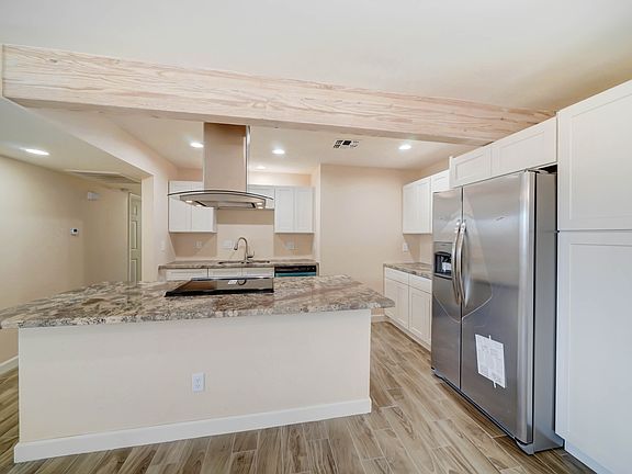 4th image of 232 E Orchid Ln