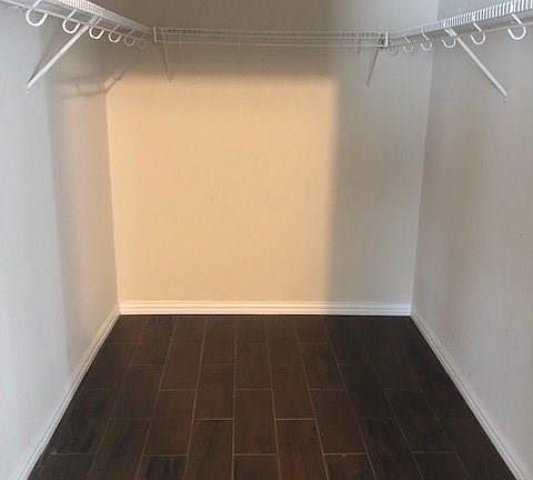 4th image of 8117 Abbey Glen Ct