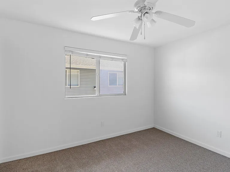 730 SE 8th Ave #H202 — Photo 8