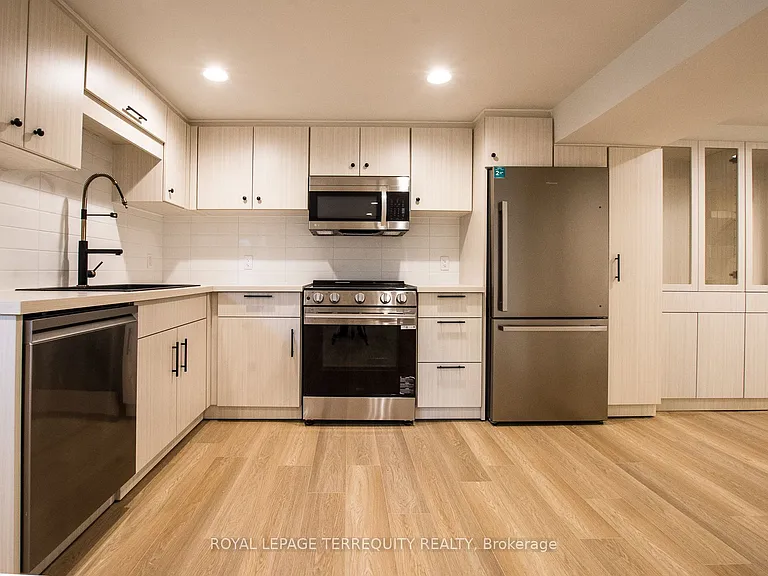 23 Decarie Cir #BASEMENT — Photo 7