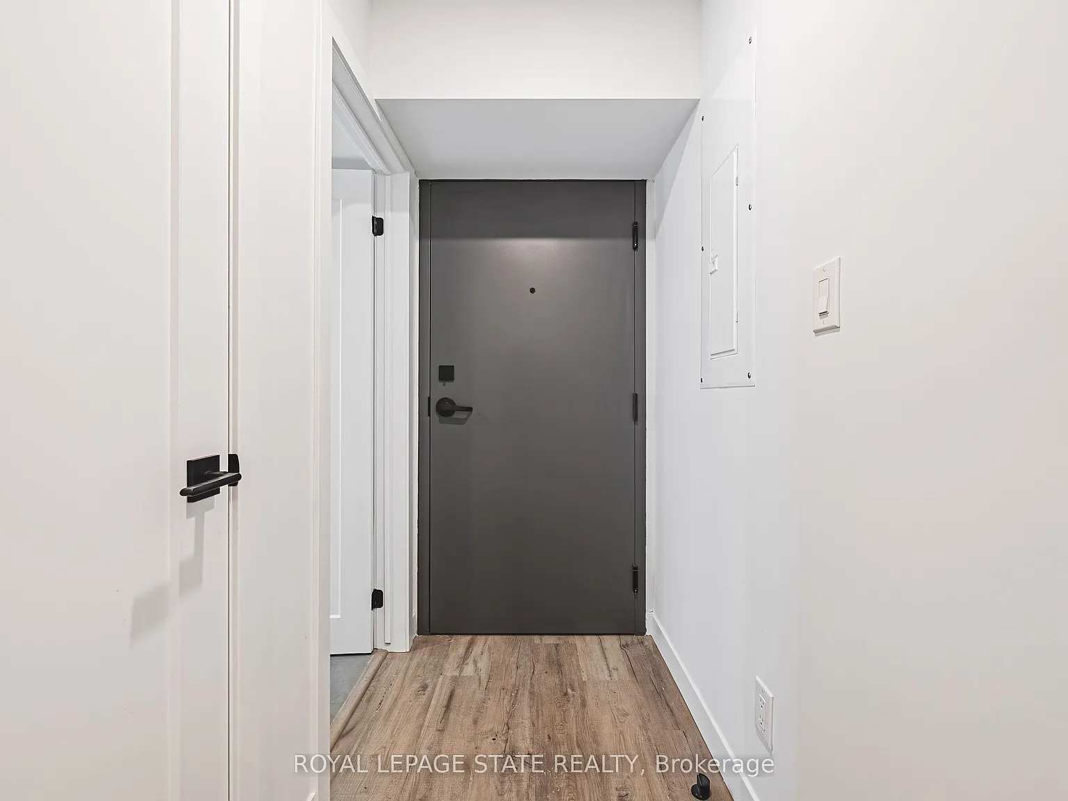 1 bed, $2,400 — Photo 3