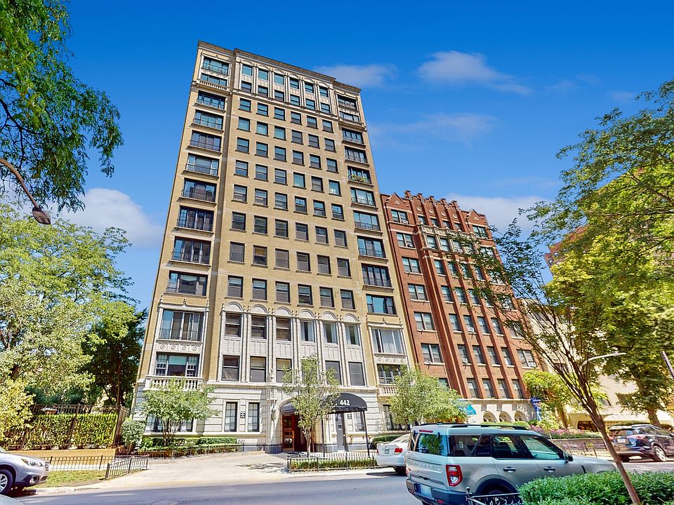 1st image of 442 W Wellington Ave #3E