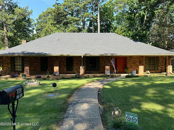 2nd image of 103 Bay Rd