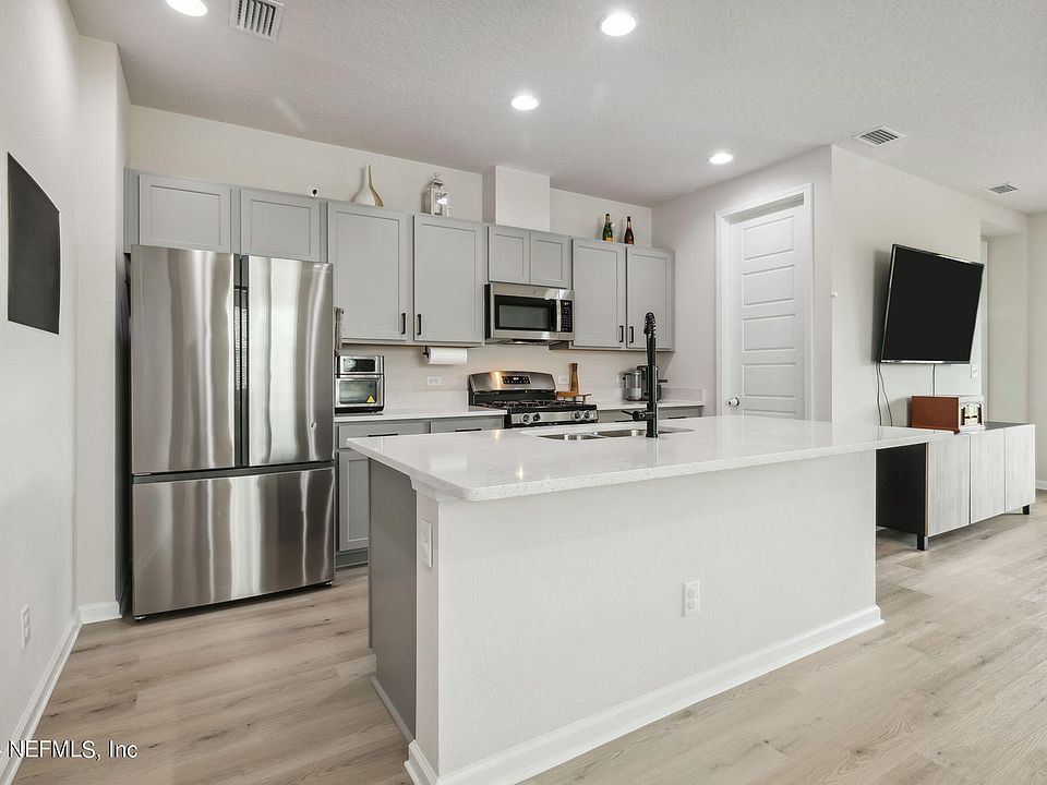 1st image of 106 PEPPERPIKE Way