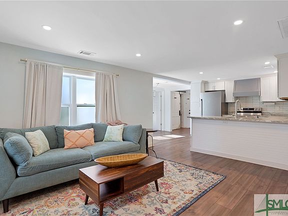 5th image of 808 E Waldburg Street