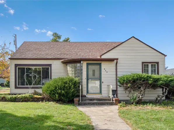231 N Monroe St, Lisbon, IA 52253