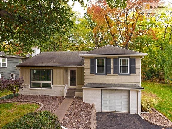 2nd image of 6029 Robinson Ln