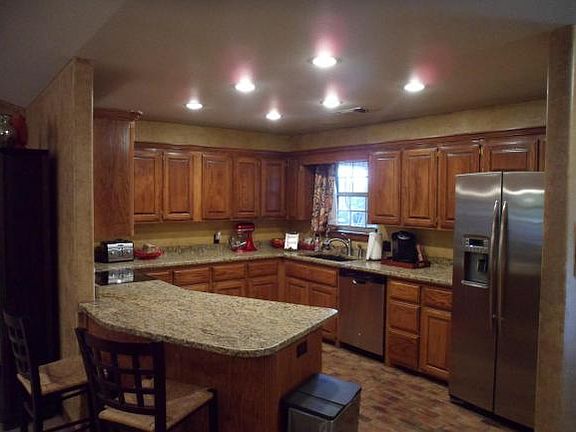 3rd image of 800 Hardy Springs Cir