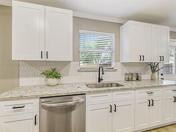 5th image of 8333 Lanham Ln