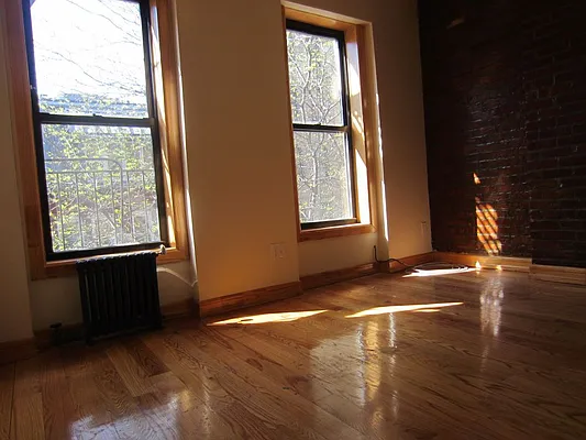 Rented by Majesty Management | media 23