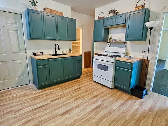 2nd image of 520 Church St #1