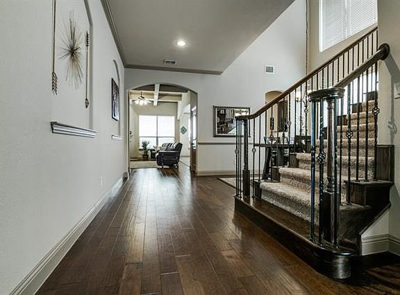 4th image of 790 Deverson Dr
