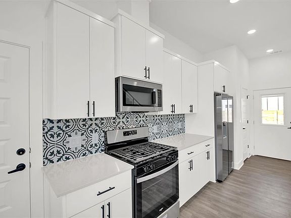 4th image of 7603 Carver Ave #1-A
