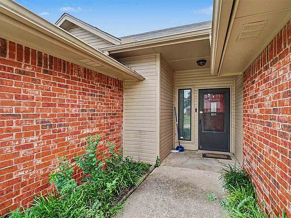 5th image of 4829 SE Tattershall Way