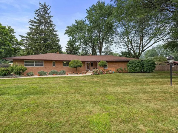 1396 W Delta Dr, Saginaw, MI 48638