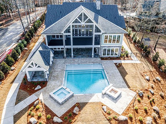3rd image of 113 B Riverbend Ct