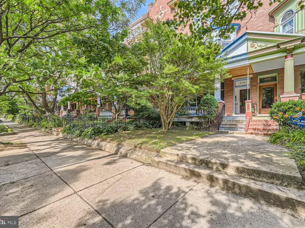 2713 N Calvert St, Baltimore, MD 21218