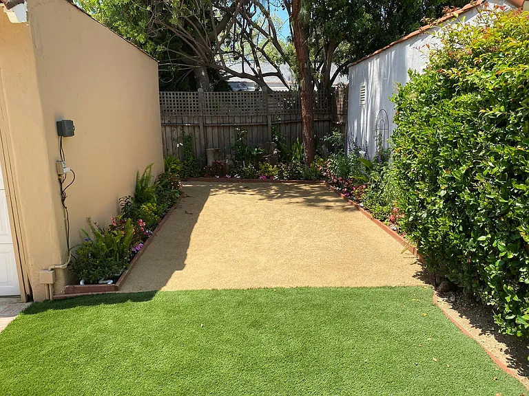 1125 S Hayworth Ave — Photo 23