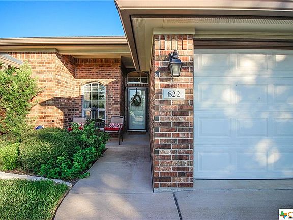 3rd image of 822 Heather Marie Ct