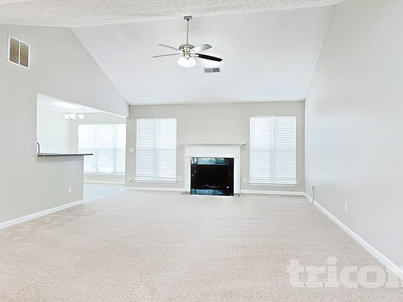 3rd image of 94 Oakview Dr