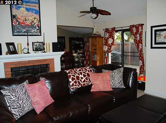 3rd image of 2328 Sweetwater Dr