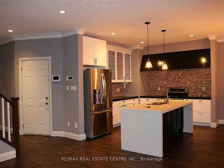 1322 Pleasantview Dr — Photo 2