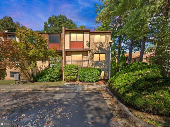 4700 Deer Run Ct, Alexandria, VA 22306