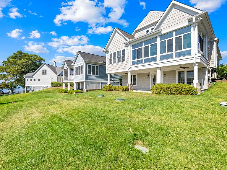 124 Sisters Cove Ct — Photo 2