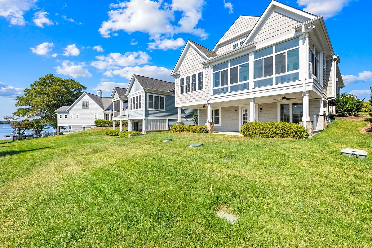 Building Photo - 124 Sisters Cove Ct