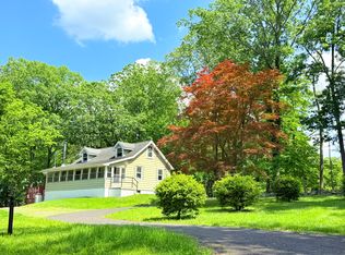3774 Windy Bush Rd, New Hope, PA 18938