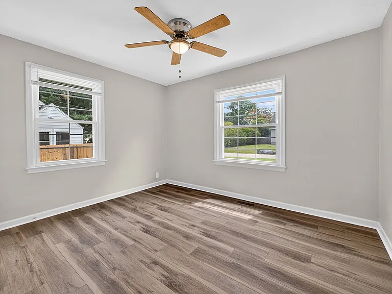 816 Martin Ave — Photo 12