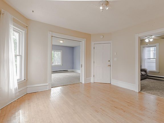 4th image of 1849 Polk St NE