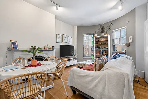 47 Rutland Sq #3 Photo 1