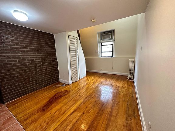 5th image of 78 Washington Pl #36