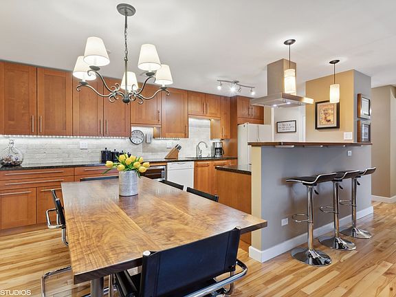 3rd image of 1777 W Crystal Ln Unit 304