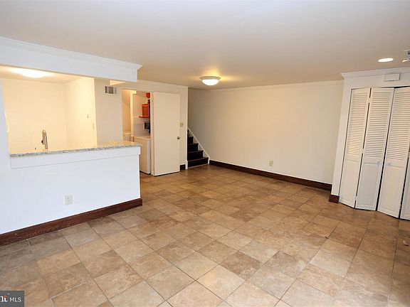 5th image of 9477 Chadburn Pl