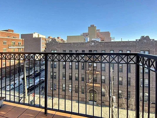 Rented by Astoria Realty | media 7