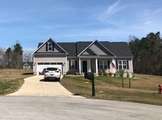 300 Bubbling Brook Ln, Jacksonville, NC 28546