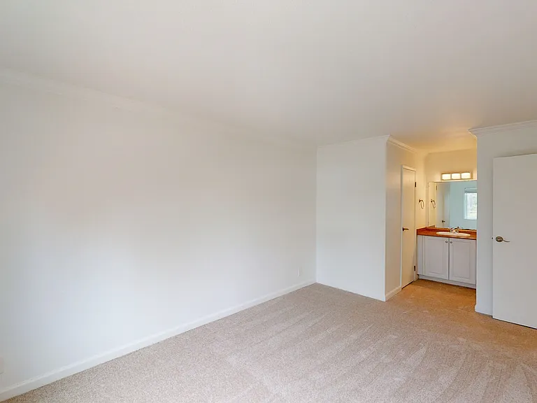 521 Alameda Del Prado #325 — Photo 9