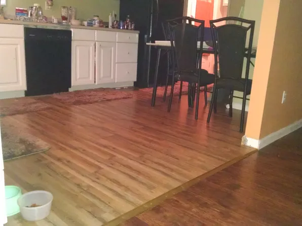 546 Rose Hill Dr, Rose Hill, VA 24281