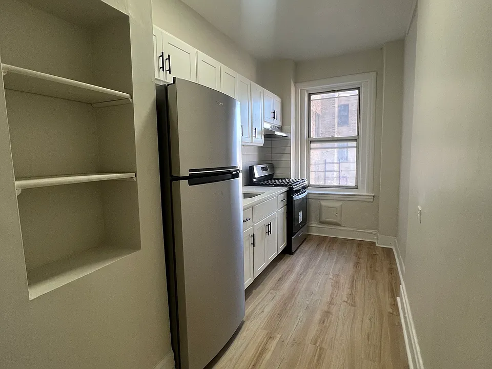 156 S Harrison St #605