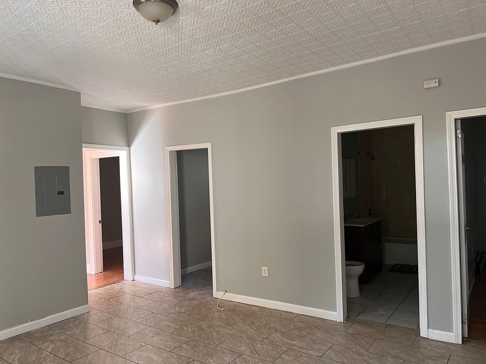 1st image of 9 Saratoga St #2